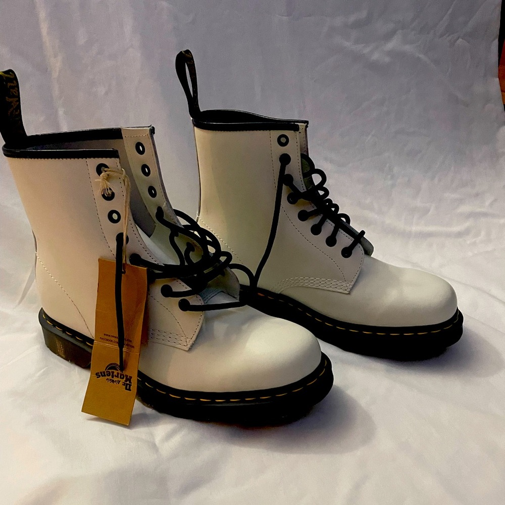 Dr. Marten’s Smooth White Leather Boot. W size 10 M size 9. New with tags.